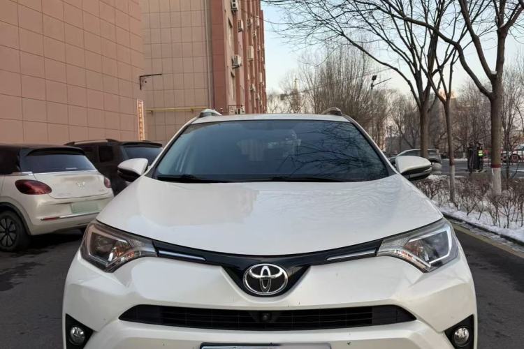 Used Toyota RAV4 2016 2.0L CVT Two-Wheel Drive Comfort Edition China V Standard