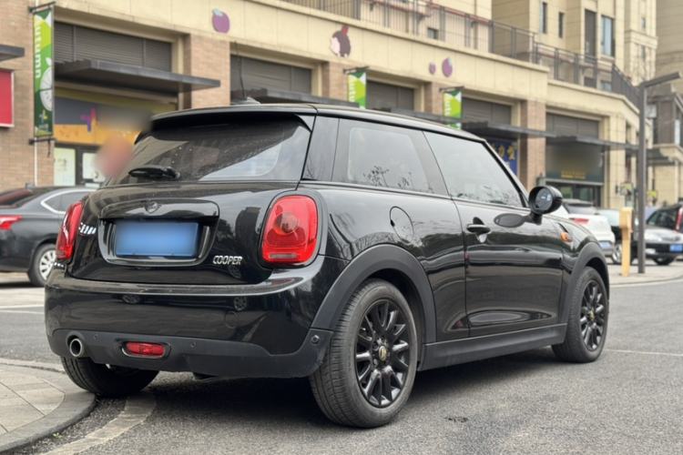 Used  MINI 2016 1.5T COOPER
