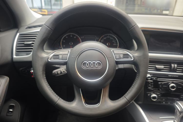 Used Audi Q5 2017 Plus 40 TFSI Technology Model
