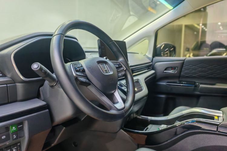 Used Honda Elysion 2024 2.0L eHEV Luxury Edition
