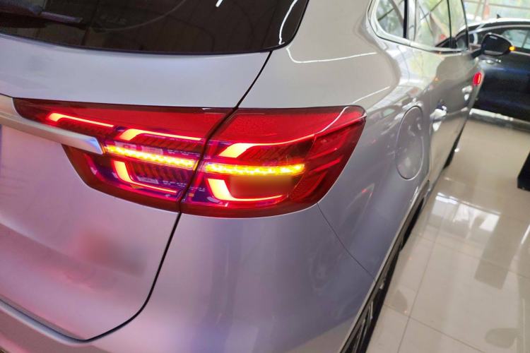 Used Hongqi HS5 2022 Revised Version 2.0T Smart Connect Flagship Edition
