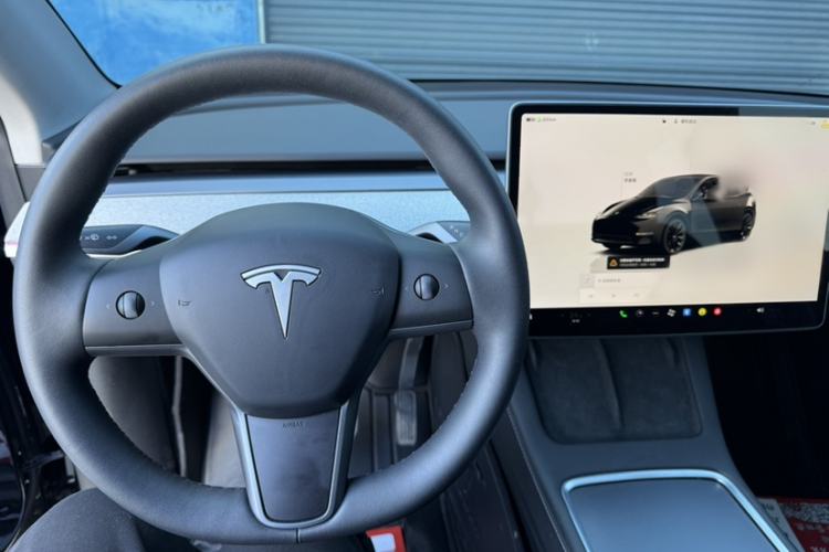 Used Tesla Model Y 2023 Long-Range All-Wheel-Drive Version
