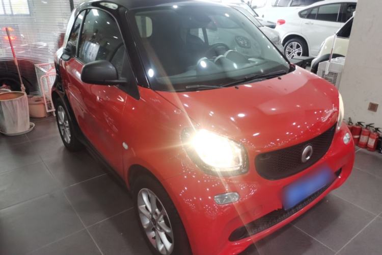 Used  fortwo 2015 1.0L 52 kW hardtop Dynamic version
