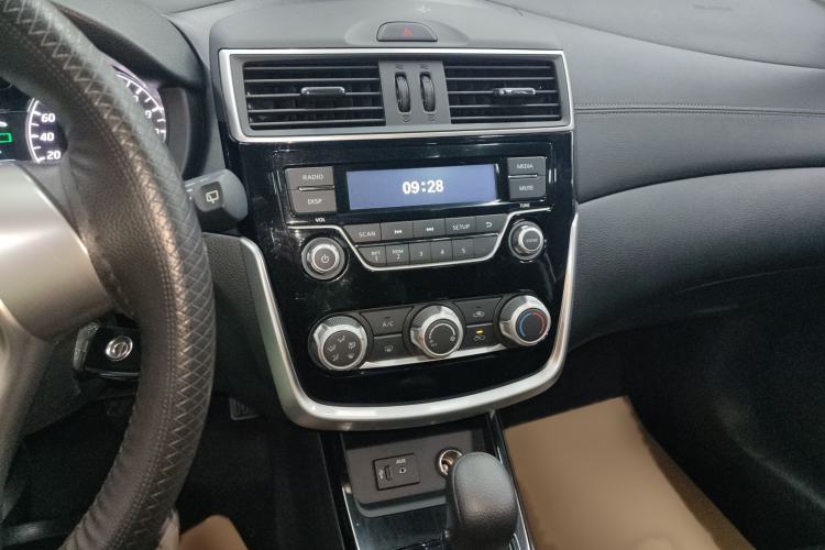 Used Nissan Tiida 2021 1.6L CVT Cool Edition
