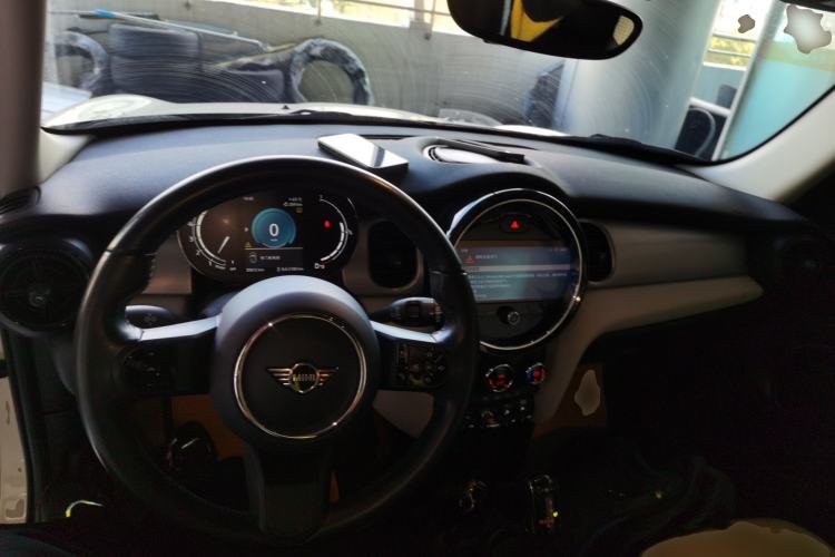 Used  MINI 2022 1.5T COOPER Classic Edition Five-Door Version
