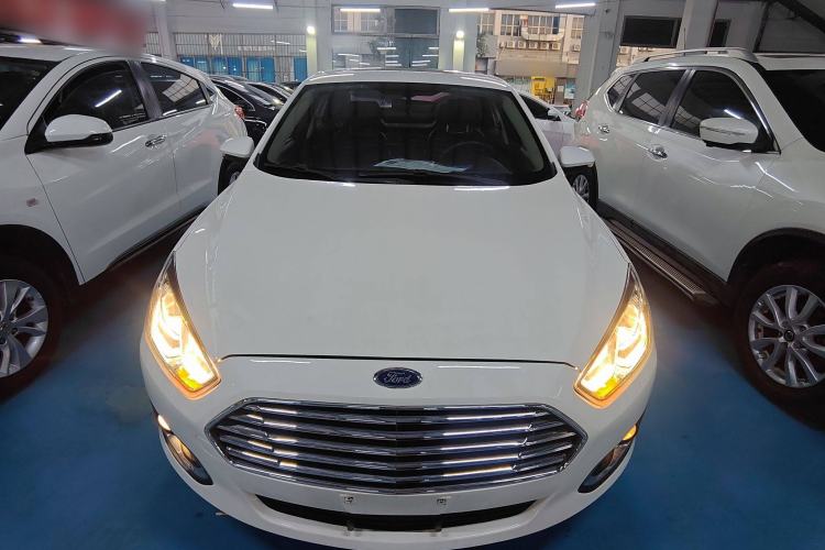 Used Ford Escort 2015 1.5L Automatic Fashion Model
