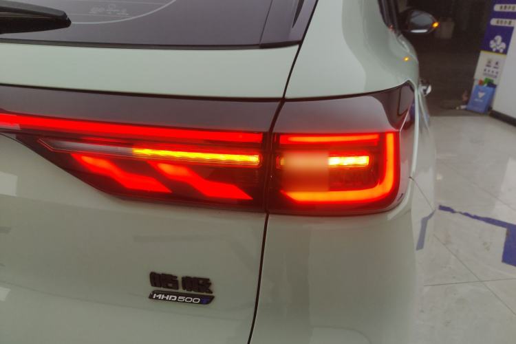 Used Dongfeng Aeolus Huge 2022 Mach Dual-Motor 1.5T MHD Dare-to-Dream Edition
