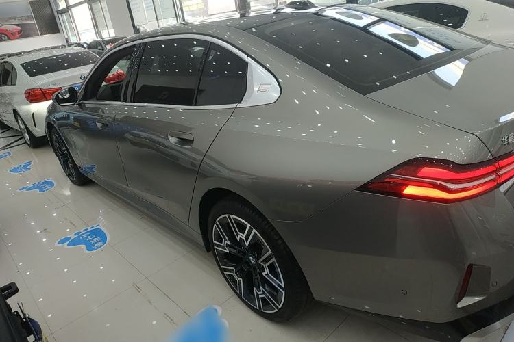 Used BMW 5 Series 2024 530Li Luxury Edition M Sport Package
