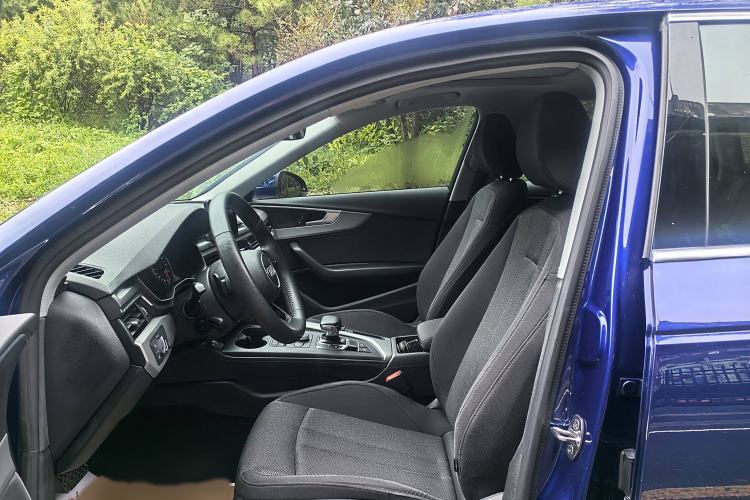 Used Audi A4L 2017 Plus 40 TFSI Ambition Model
