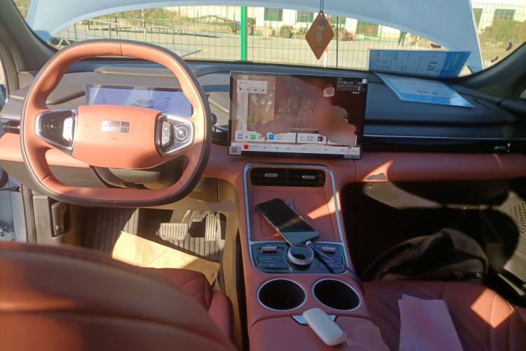 Used  L6 2025 EM-i 140km Starship Edition
