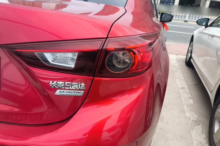 Used Mazda Mazda 3 Axela 2014 Sedan 1.5L Automatic Comfort Model
