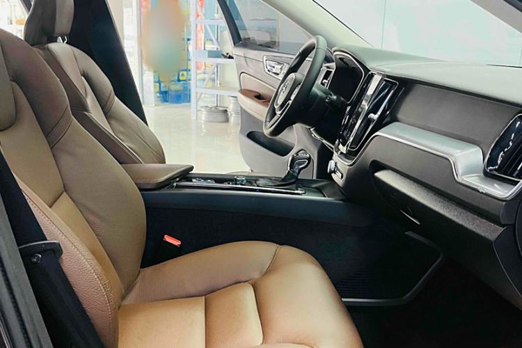 Used Volvo XC60 2019 T5 4x4 Smart Edition China V Standard
