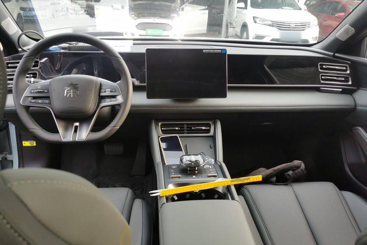 Used BYD Qin L 2024 DM-i 120KM Leading Model
