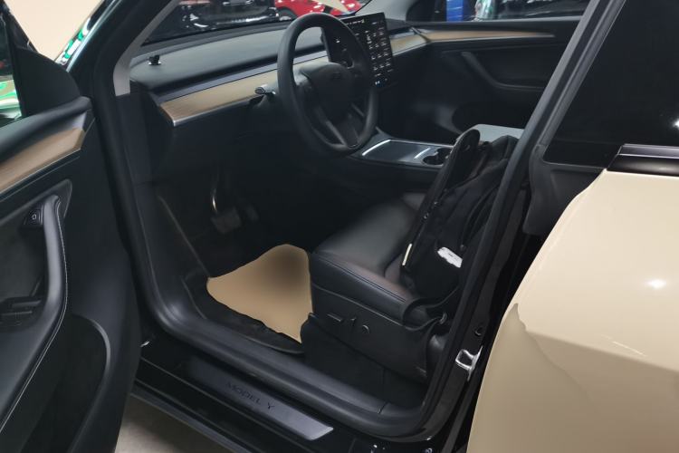 Used Tesla Model Y 2022 Rear-Wheel-Drive Version
