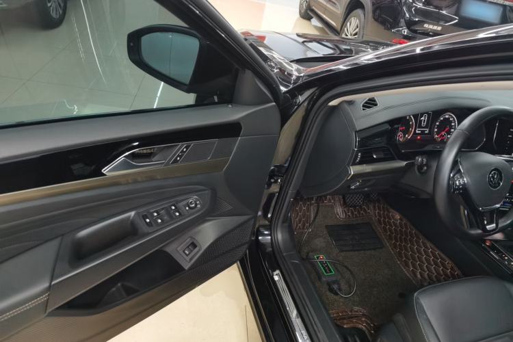 Used Volkswagen Passat 2020 Facelift 330TSI Elite Edition China VI Standard
