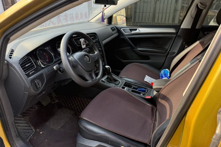 Used Volkswagen Golf 2018 1.6L Automatic Fashion Model