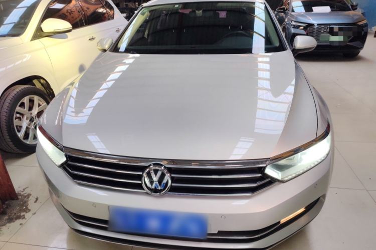 Used Volkswagen Magotan 2017 330TSI DSG Luxury Model
