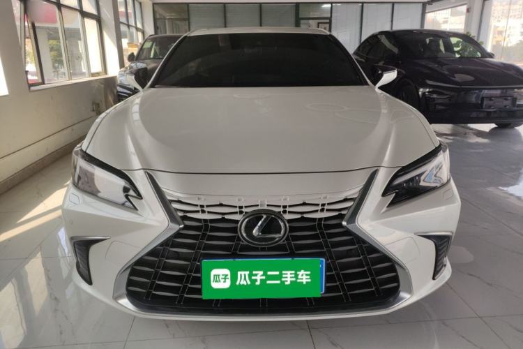 Used Lexus ES 2025 300h Deluxe Edition