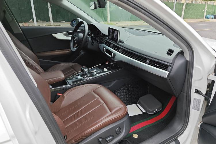 Used Audi A4L 2018 30th Anniversary Edition 40 TFSI Fashion Model
