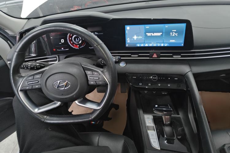 Used Hyundai Elantra 2021 1.5L CVT LUX Prestige Edition
