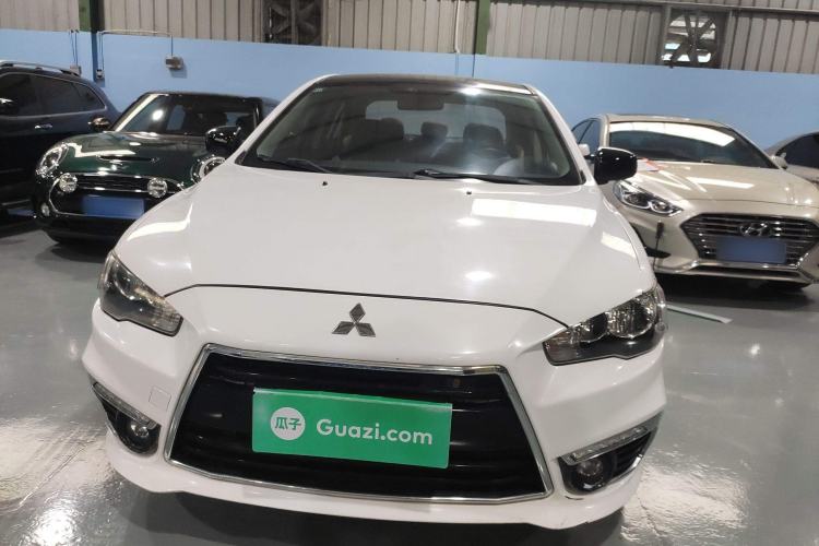 Used Mitsubishi Lancer EX 2016 1.8L CVT Black-and-White Retro Edition
