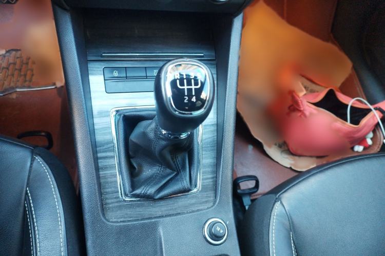 Used Skoda Octavia 2016 1.6L Manual Smart Drive Version
