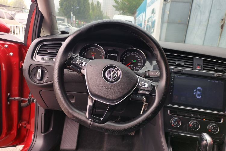 Used Volkswagen Golf 2018 230TSI Automatic Comfort Model
