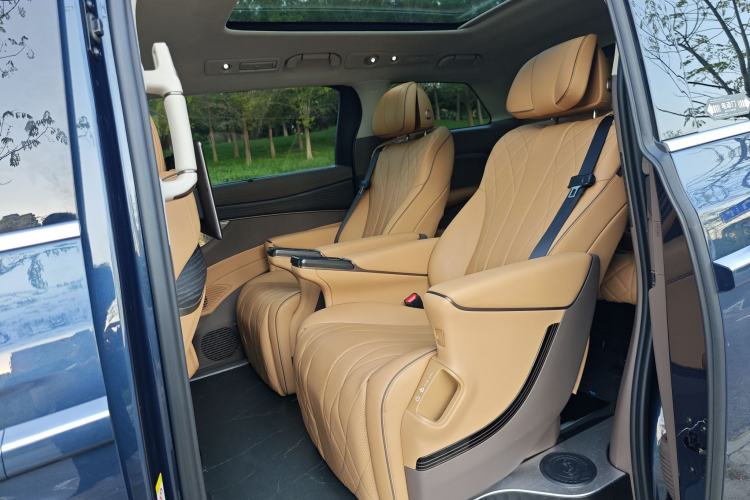 Used Denza D9 2024 DM-i 980 Four-Wheel Drive Flagship Model