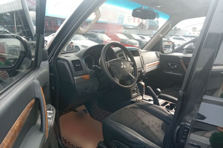 Used Mitsubishi Pajero 2019 3.0L Automatic Comfort Edition