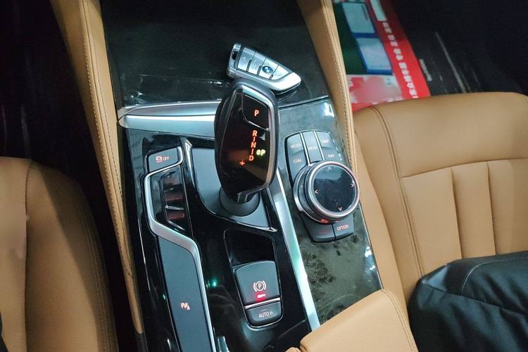 Used BMW 5 Series 2018 530Li Leading Model M Sport Package
