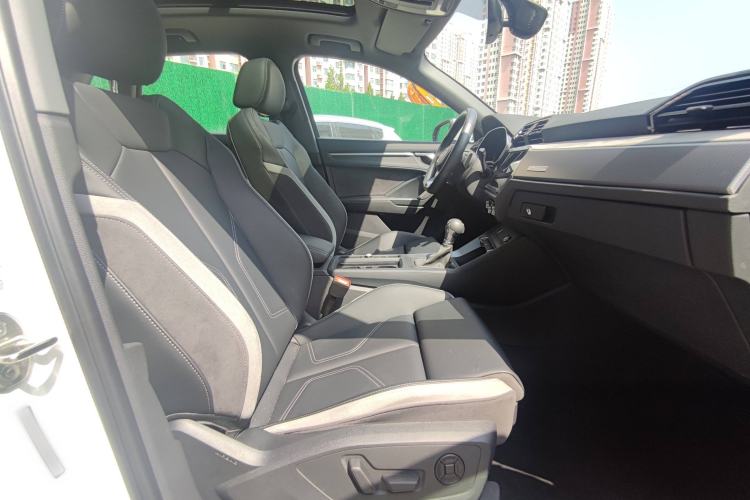 Used Audi Q3 2024 40 TFSI Fashion Dynamic Model
