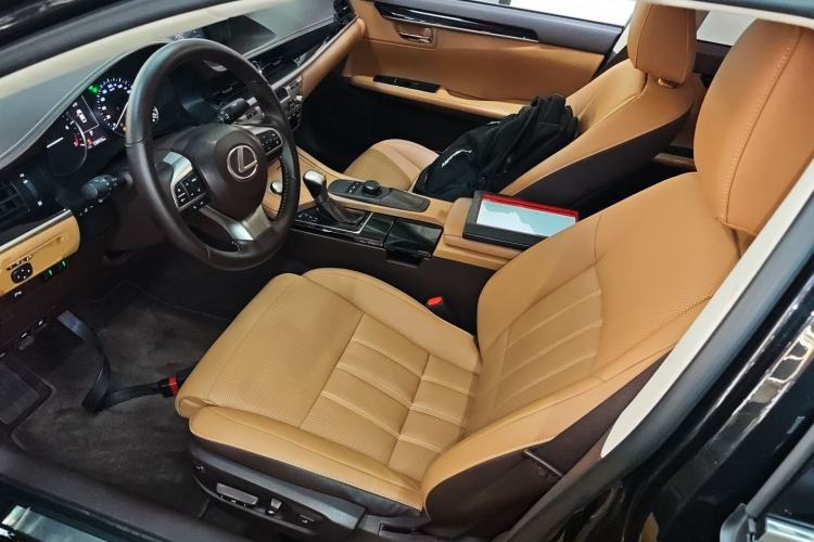 Used Lexus ES 2016 200 Midnight Special Limited Edition
