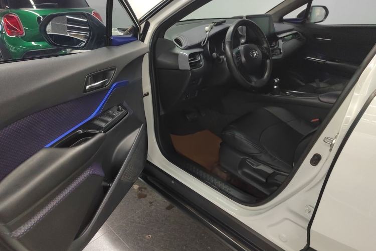 Used Toyota C-HR 2018 2.0L Leading Edition China VI
