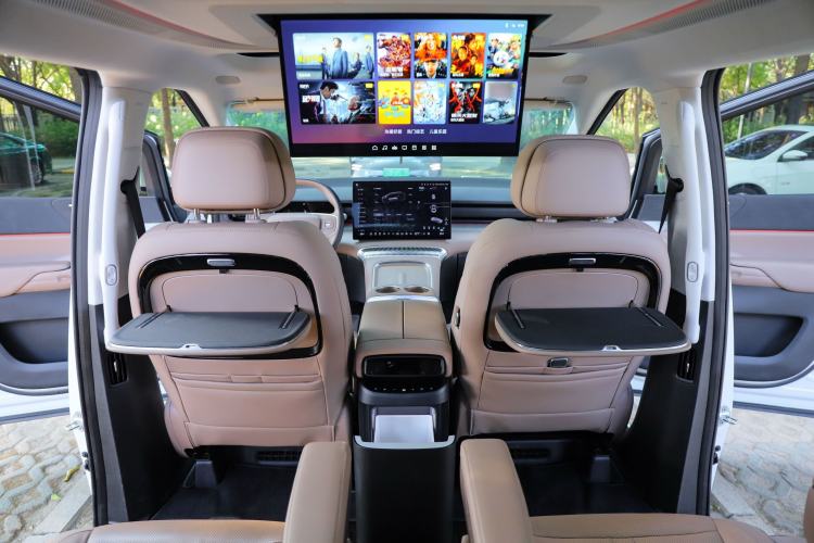 Used XPeng X9 2024 702 Ultra-Long Range Pro
