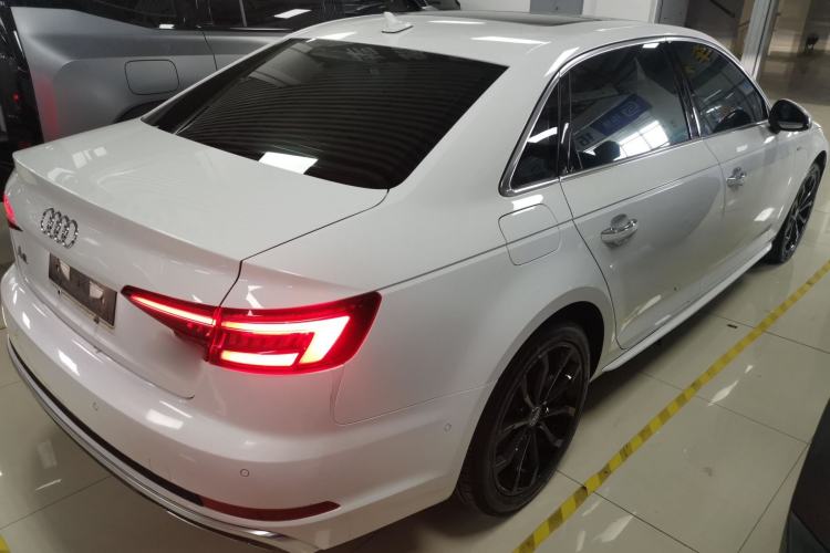 Used Audi A4L 2019 40 TFSI Fashion Edition China VI Emission Standard