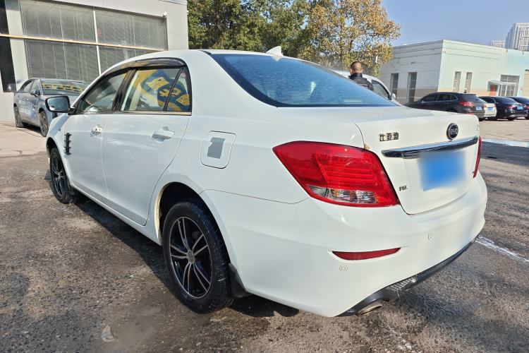 Used BYD Surui 2015 Revised Version 1.5L Manual Luxury Edition
