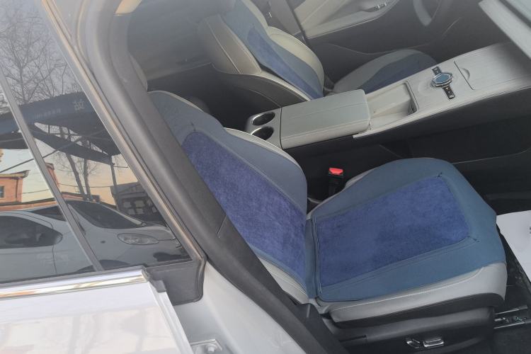 Used  E8 2024 550 km Range Rear-Drive Dragon Edition
