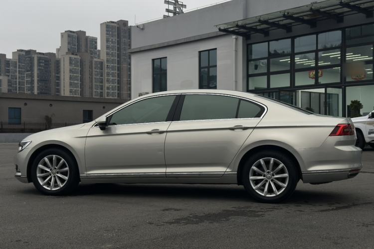 Used Volkswagen Magotan 2019 330TSI DSG Leading Model China VI Standard
