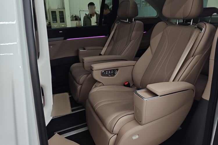 Used XPeng X9 2025 740 Ultra-Long Range Max
