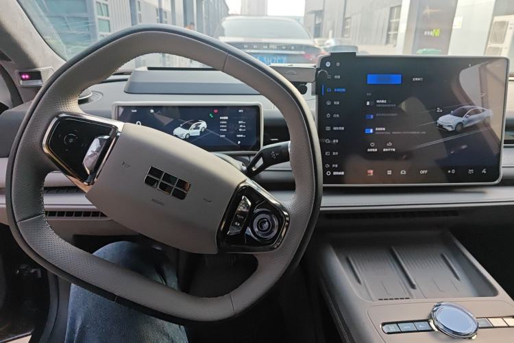 Used  Galaxy 8 2025 130km EM-i Flagship Edition