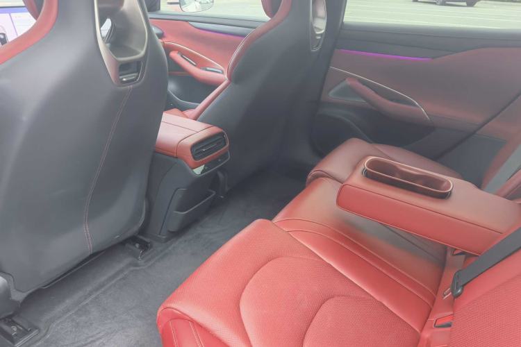 Used  SU7 2024 Four-Wheel Drive Ultra-Long Range Advanced Intelligent Driving Max Edition
