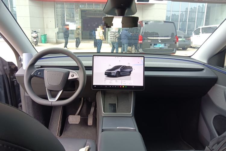 Used Tesla Model Y 2025 Rear-Wheel-Drive Version
