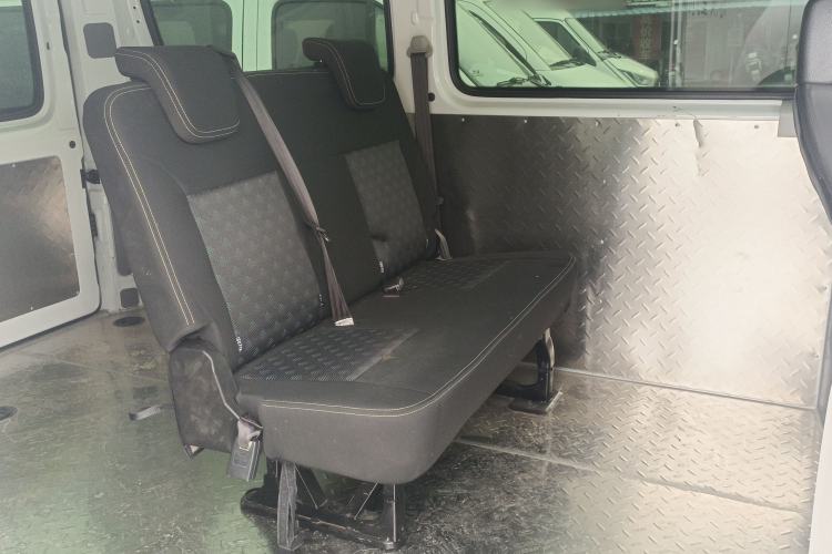 Used SAIC MAXUS Xintu V80 2023 2.0T Manual Classic Aoyuntong Short Wheelbase Mid-Roof 5/6-Seater
