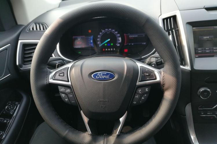 Used Ford Edge 2015 2.0T GTDi Two-Wheel-Drive High-Line Version