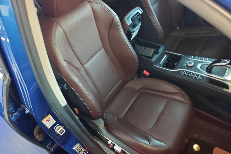 Used Wey VV6 2018 2.0T Two-Wheel Drive Flagship Version China V Standard
