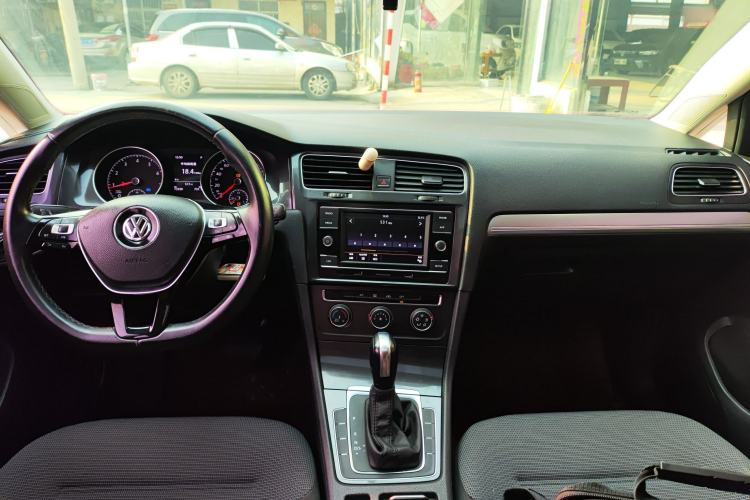 Used Volkswagen Golf 2018 1.6L Automatic Comfort Model
