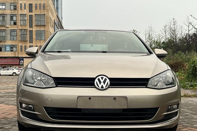Used Volkswagen Golf 2015 1.6L Automatic Fashion Model
