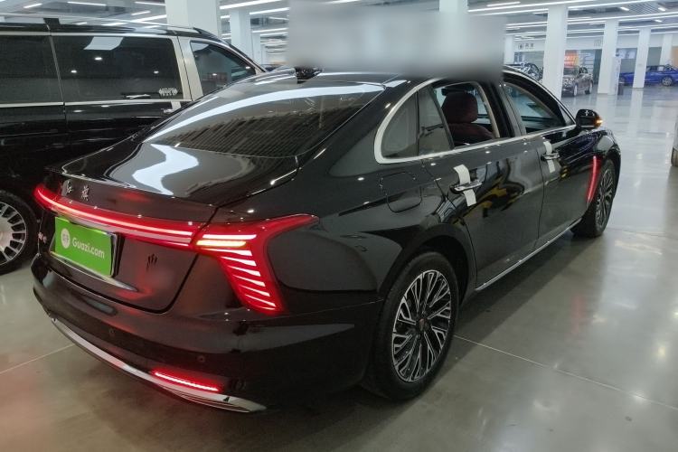 Used Hongqi H5 2025 2.0T Automatic Flag Edition – 500 000 Units Commemorative Version
