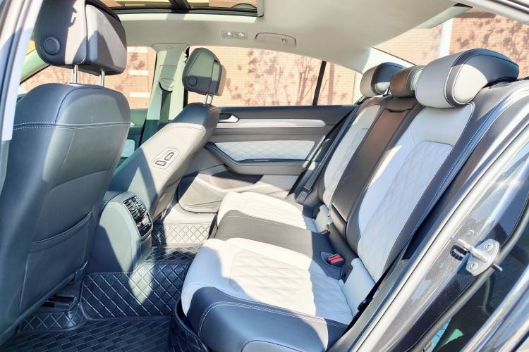 Used Volkswagen Magotan 2023 2 Million Units Limited Edition 330TSI DSG Leading Version