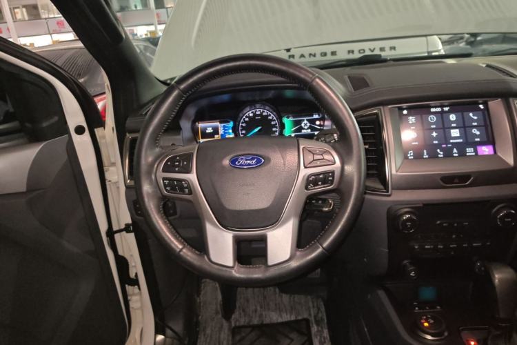 Used Ford Everest 2017 2.0T Gasoline Automatic 4x4 Luxury Edition 5 Seats